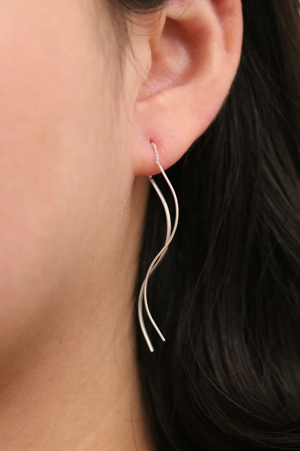 Flow drop short threader earrings - Image 6