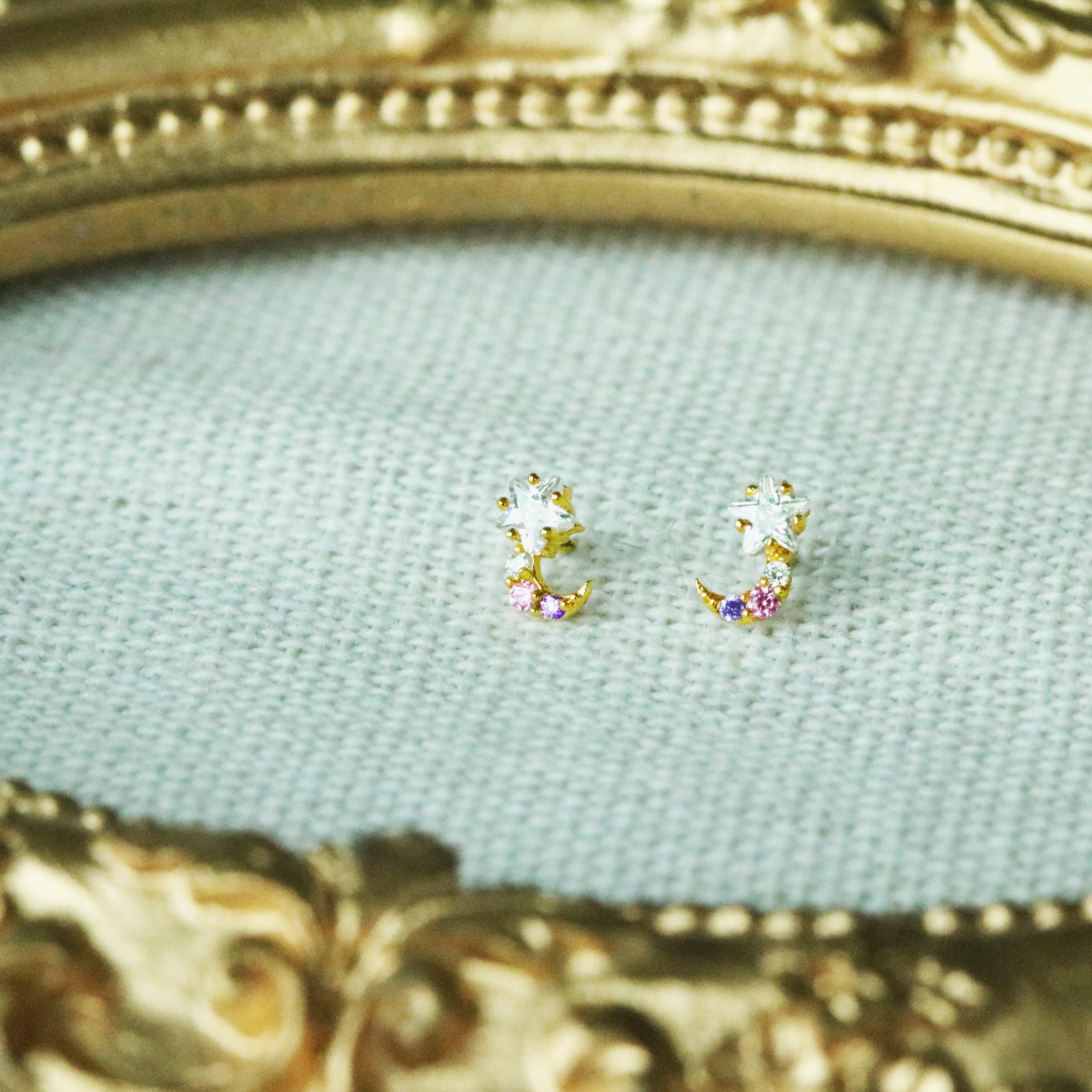 Tiny moon earrings - Image 6