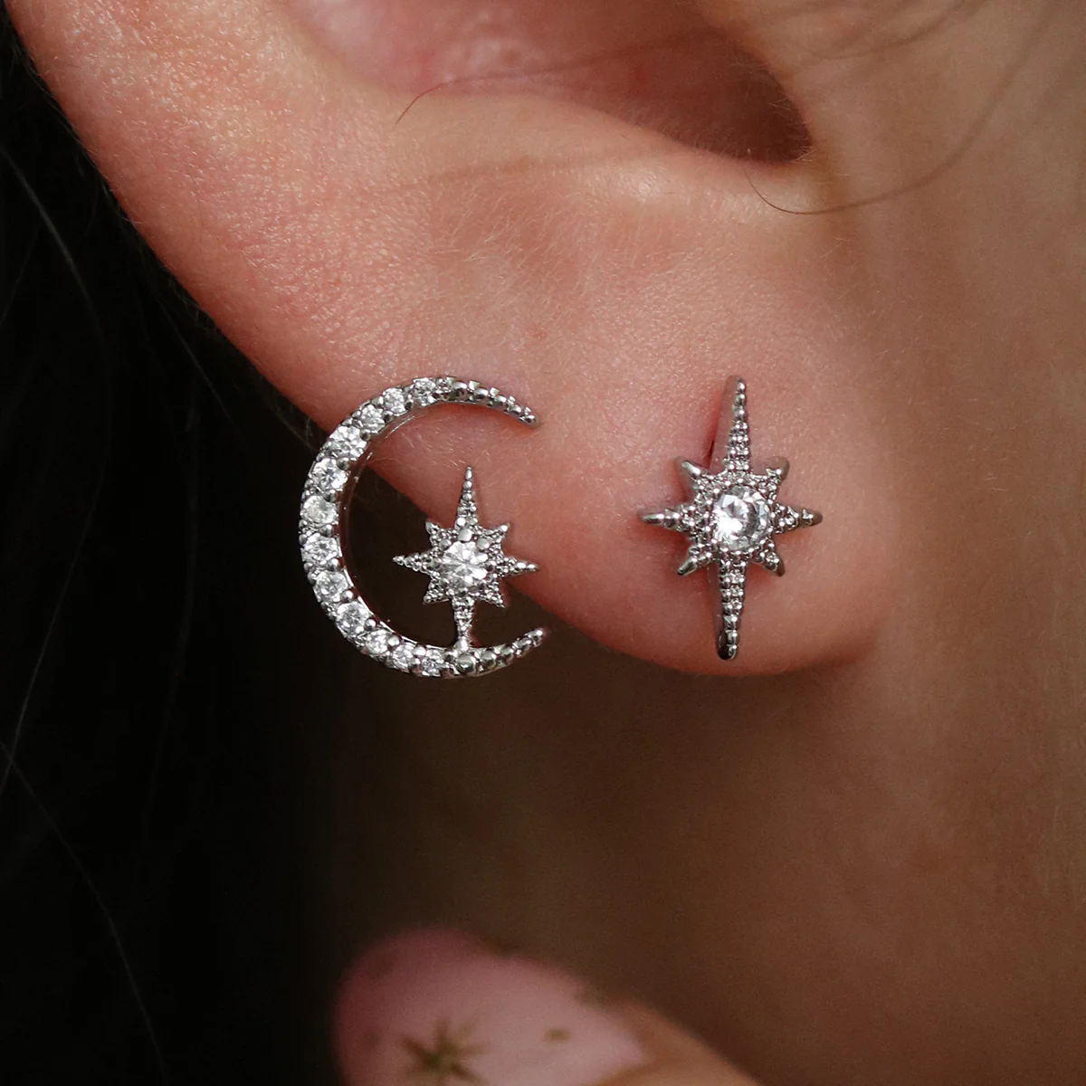 Moon and star stud earrings - Image 3
