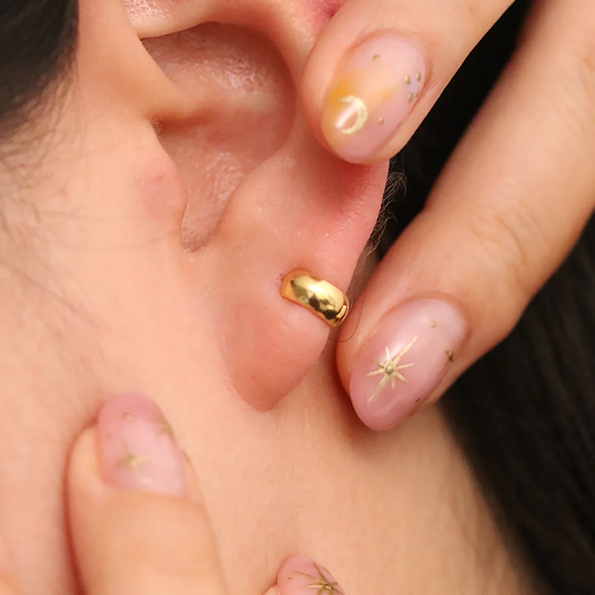 Simple Bold Huggie Earrings - Image 5