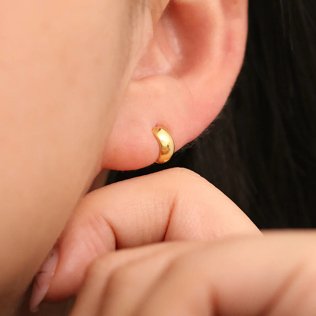 Simple Bold Huggie Earrings - Image 6