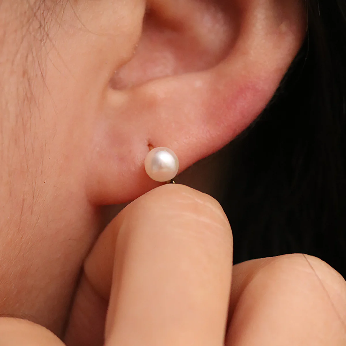 Fresh Water Pearl Huggie Earring - Image 5
