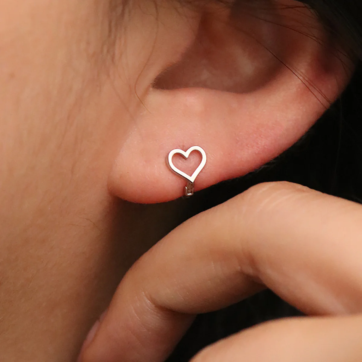 Line Heart Huggie Earring - Image 10