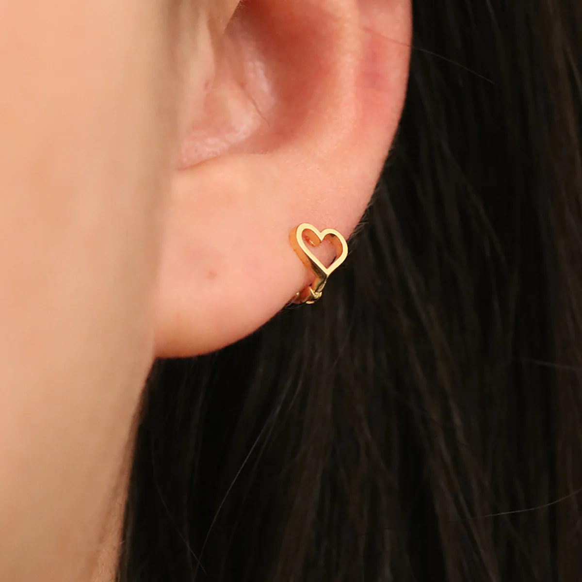 Line Heart Huggie Earring - Image 3