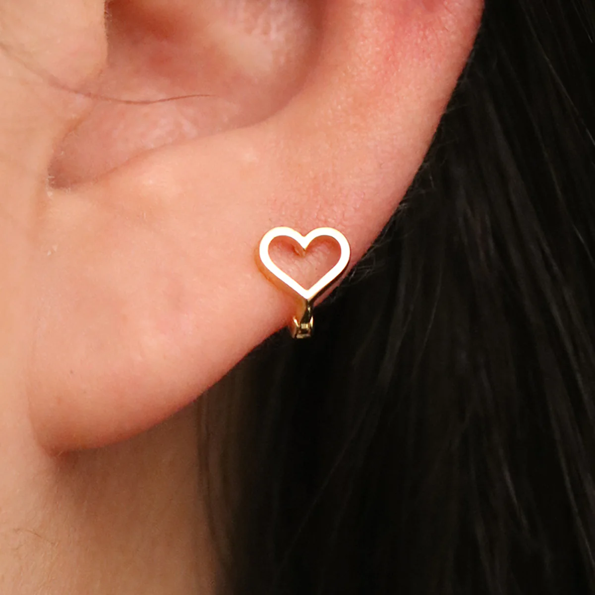 Line Heart Huggie Earring - Image 4