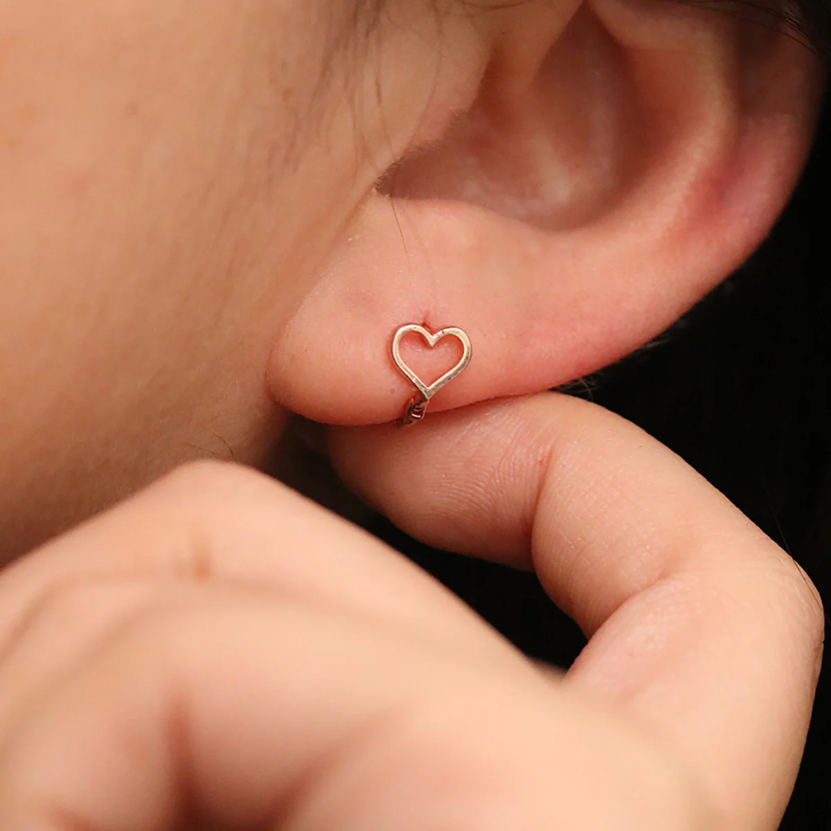 Line Heart Huggie Earring - Image 6