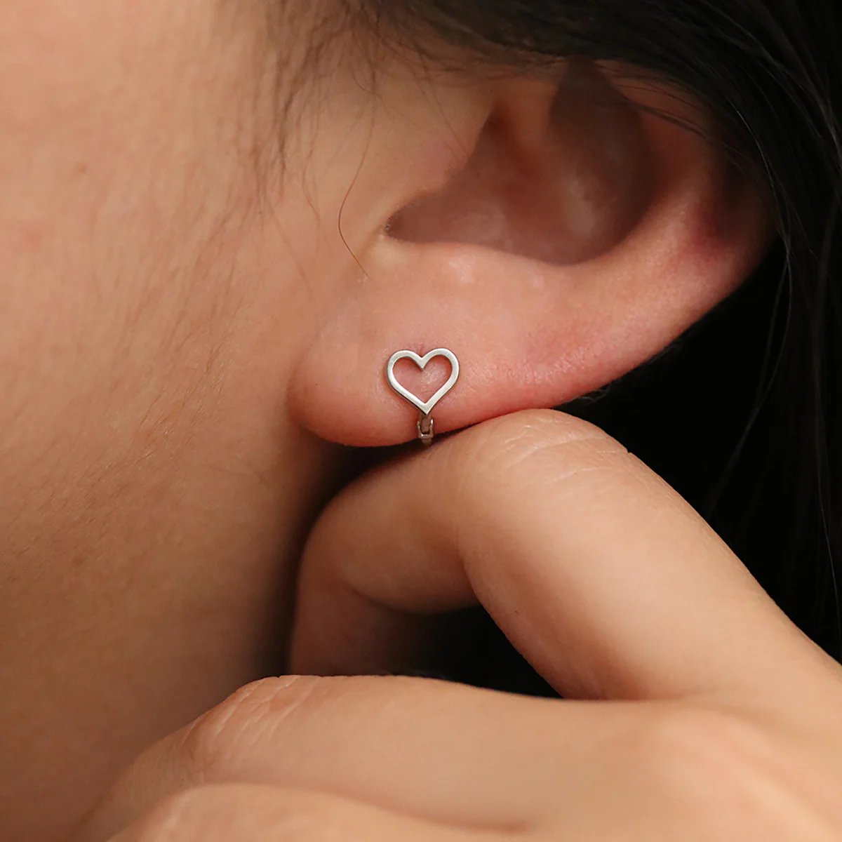 Line Heart Huggie Earring - Image 7