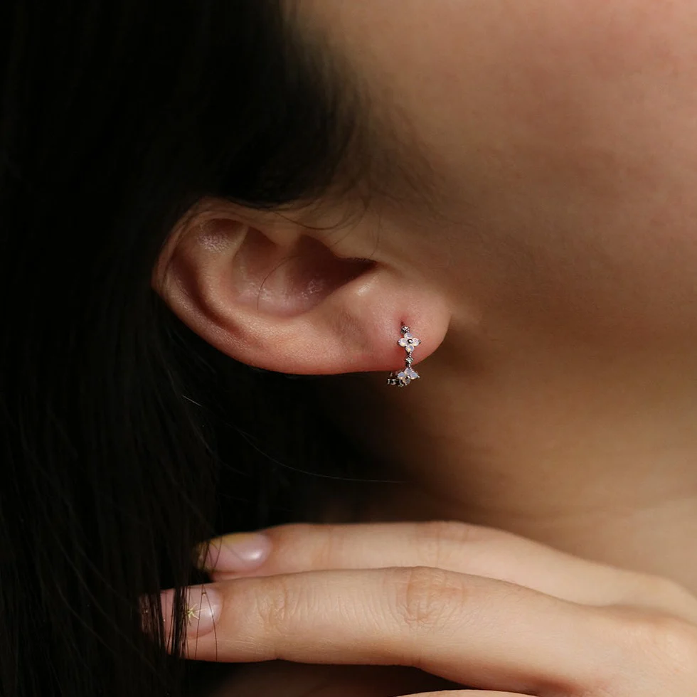 Moonstone clover semi-hoop earrings - Image 3