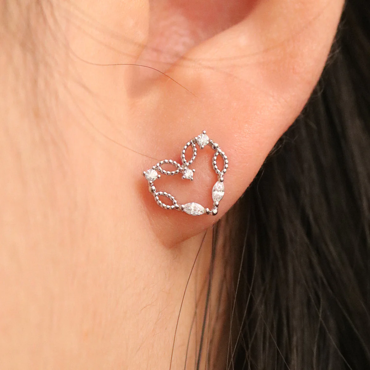 Cubic angled heart earrings - Image 3