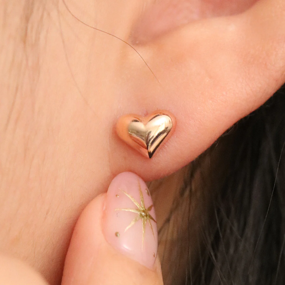 Chunky heart stud earrings - Image 4