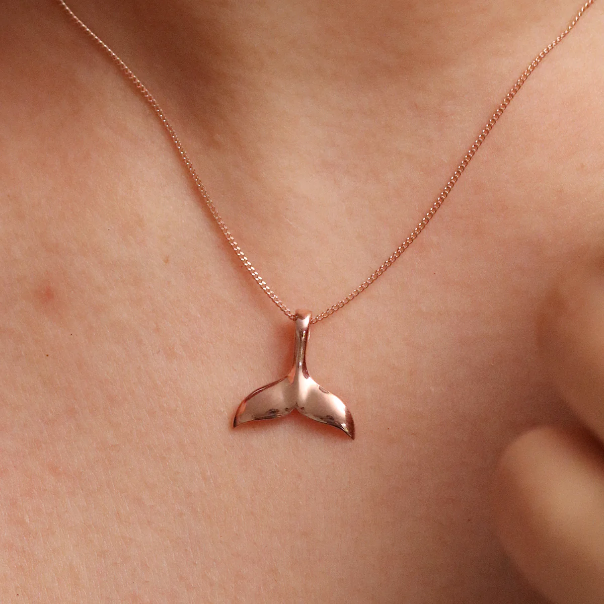 Dolphin tail necklace - Image 4