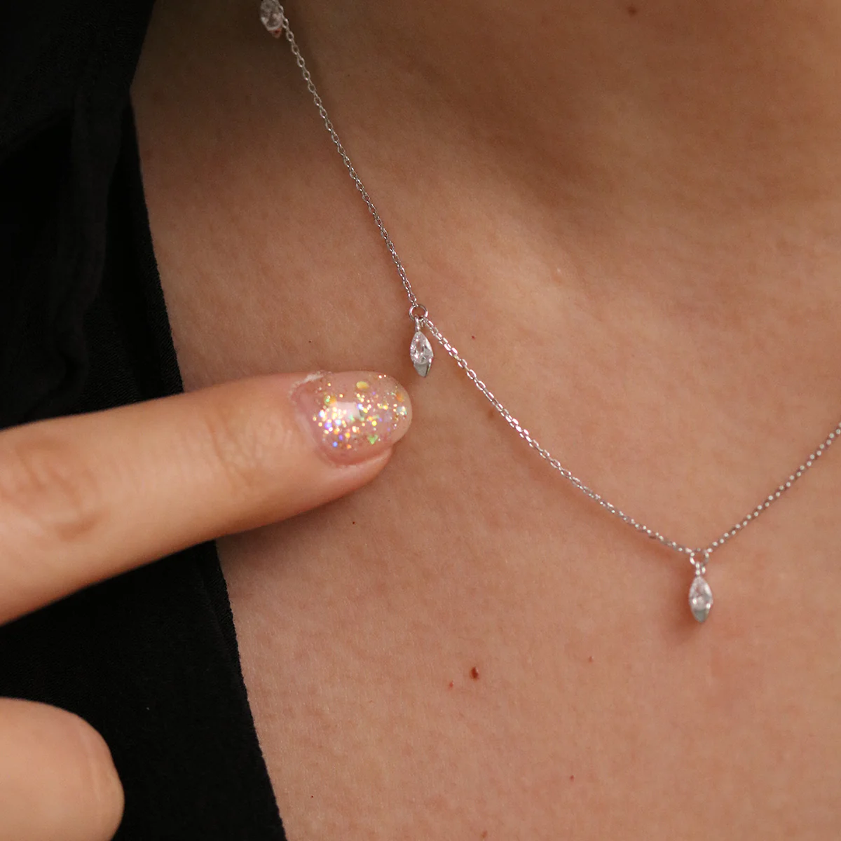 Dangle tear necklace - Image 4